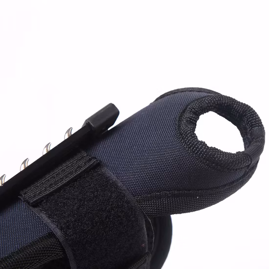 Ручной пуленепробиваемый щит с окном и пластиной баллистического щита с фонариком.